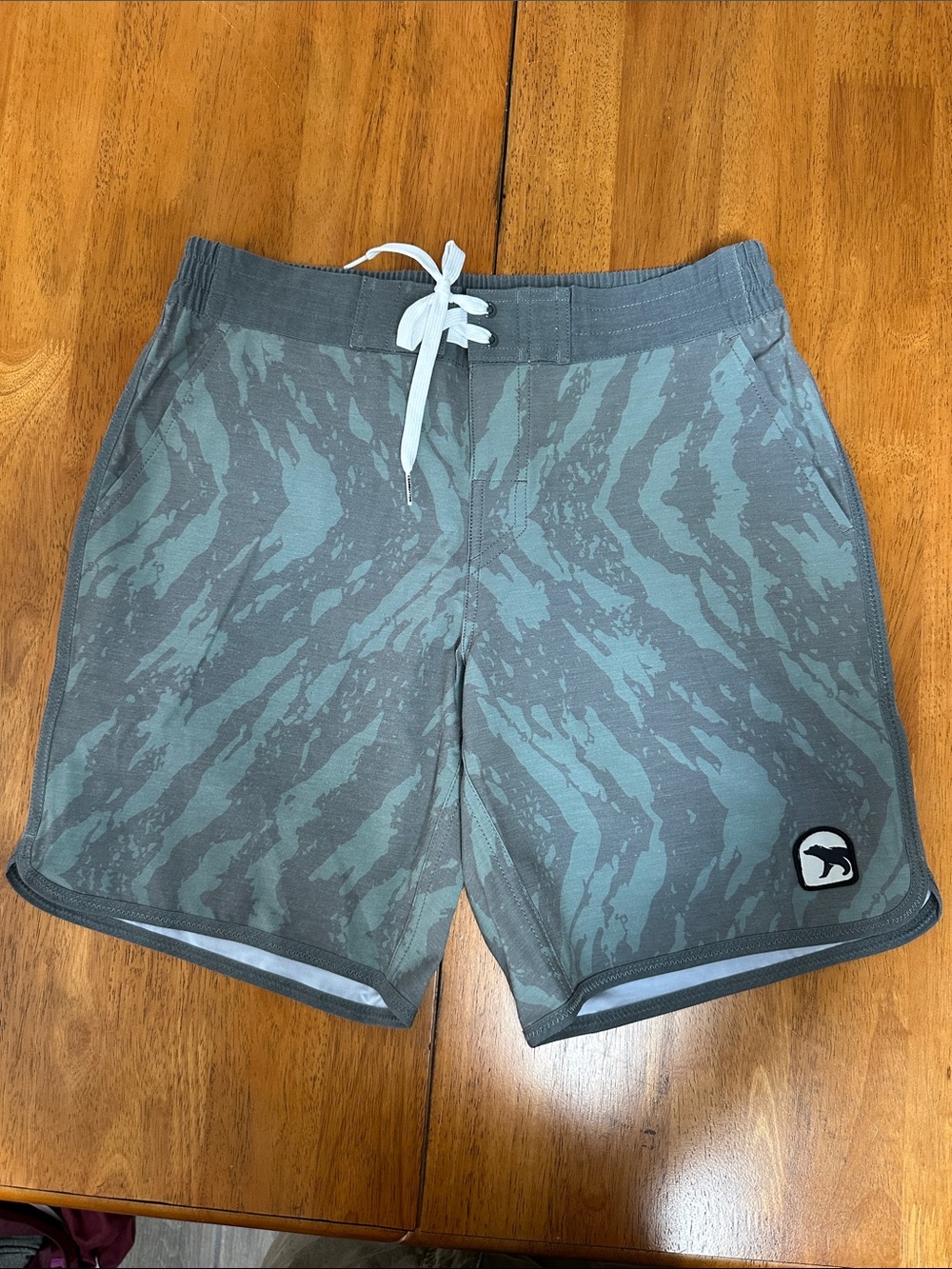 Bearbottom board shorts men’s size medium. Green/gray. NWT. Front tie. 3 pocket